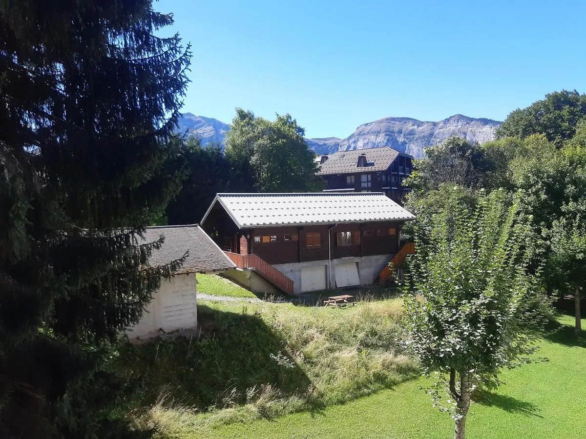 Apartment Appartement En Station De Ski A 700 M Des Telecabines Et 100 M Du Centre-Village Les Carroz d'Araches